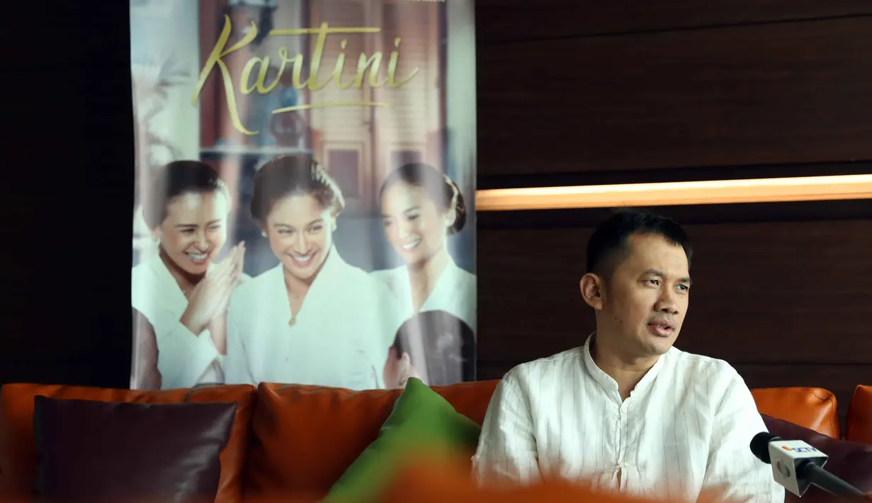 Pergolakan batin menjadi angle yang diangkat Hanung dalam film Kartini ini. Diceritakannya hal yang dirasakan Kartini ketika menjadi sosok yang memperjuangkan emansipasi wanita. Hanung merasa ini penting untk diketahui publik. (Nurwahyunan/Bintang.com)