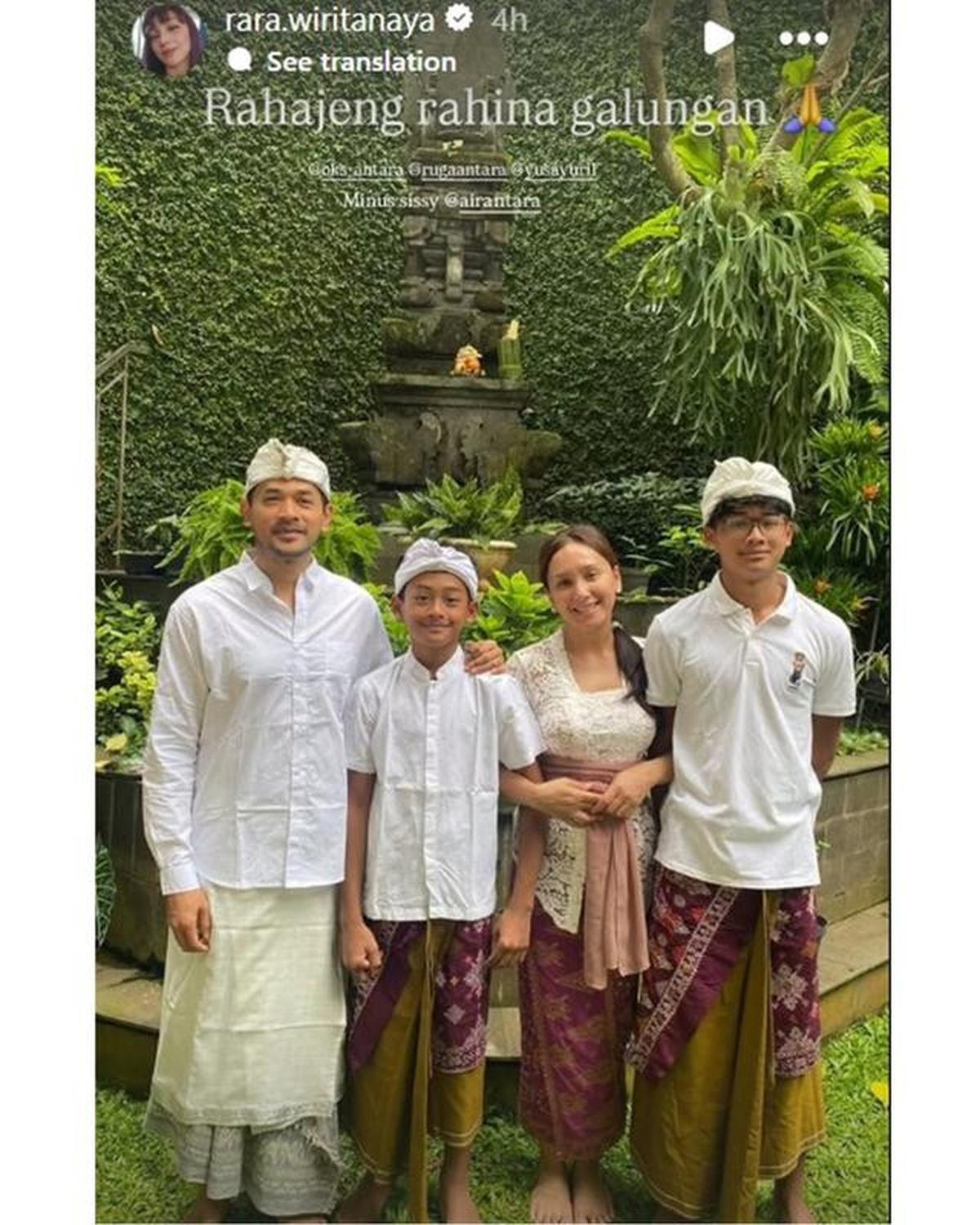 7 Gaya Artis Rayakan Galungan 2025, dari Kebaya Bali hingga Kasual
