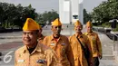 Sejumlah veteran perang ketika berziarah ke Taman Makam Pahlawan Kalibata, Jakarta, Senin (10/8/2015). Ziarah bertujuan untuk mengingat kembali perjuangan mereka merebut dan mempertahankan kemerdekaan. (Liputan6.com/Yoppy Renato)