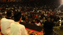 Acara doa bersama tersebut dihadiri ribuan jamaah yang berasal dari beragam wilayah, Jumat (4/7/14). (Liputan6.com/Andrian M Tunay)