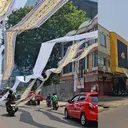Dekorasi HUT RI Lepas Melintang di Jalan Lampung, Pengendara Nyaris Terjerat