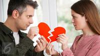 Hati-hati, jangan lakukan beberapa hal yang menyangkut keuangan berikut ini, dengan kekasih. (Istockphoto)