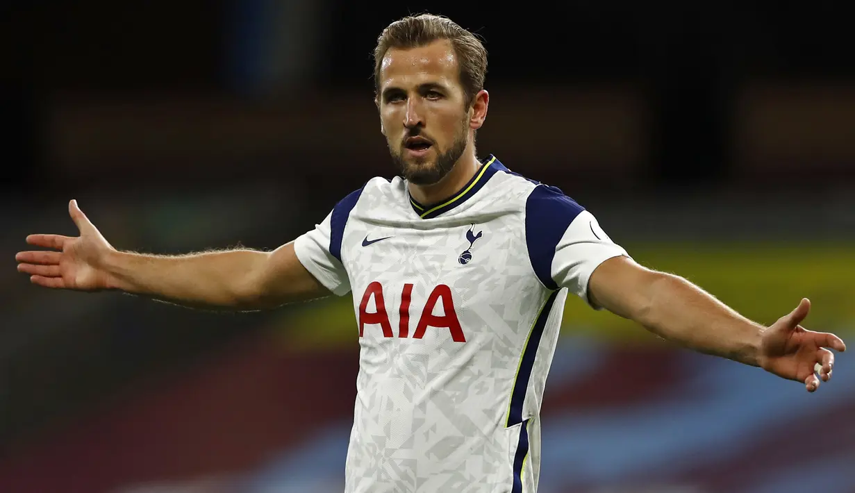 9. Harry Kane (150 gol) - Harry Kane masuk ke dalam daftar 10 pencetak gol terbanyak di Liga Inggris dengan koleksi 150 gol saat ini. Penampilan impresif Kane musim ini memastikan dirinya berpeluang untuk menambah jumlah gol. (AFP/Jason Cairduff/pool)