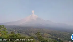 Semeru Erupsi 4 Kali Pagi Ini, Kolom Abu Capai 1,3 Kilometer
