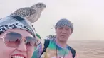 Pasutri baru Via Vallen dan Chevra Yolandi sedang bulan madu ke Dubai. Ini tampak dari video yang diunggah keduanya di akun Instagram terverifikasi masing-masing, pada Minggu (7/8/2022). Video itu merekam perjalanan mereka dari Bandara Internasional Soekarno-Hatta Banten yang terhubung ke padang pasir, di Dubai. Mereka tampak bungah, serasa dunia milik berdua. (Foto: Dok. Instagram @viavallen)