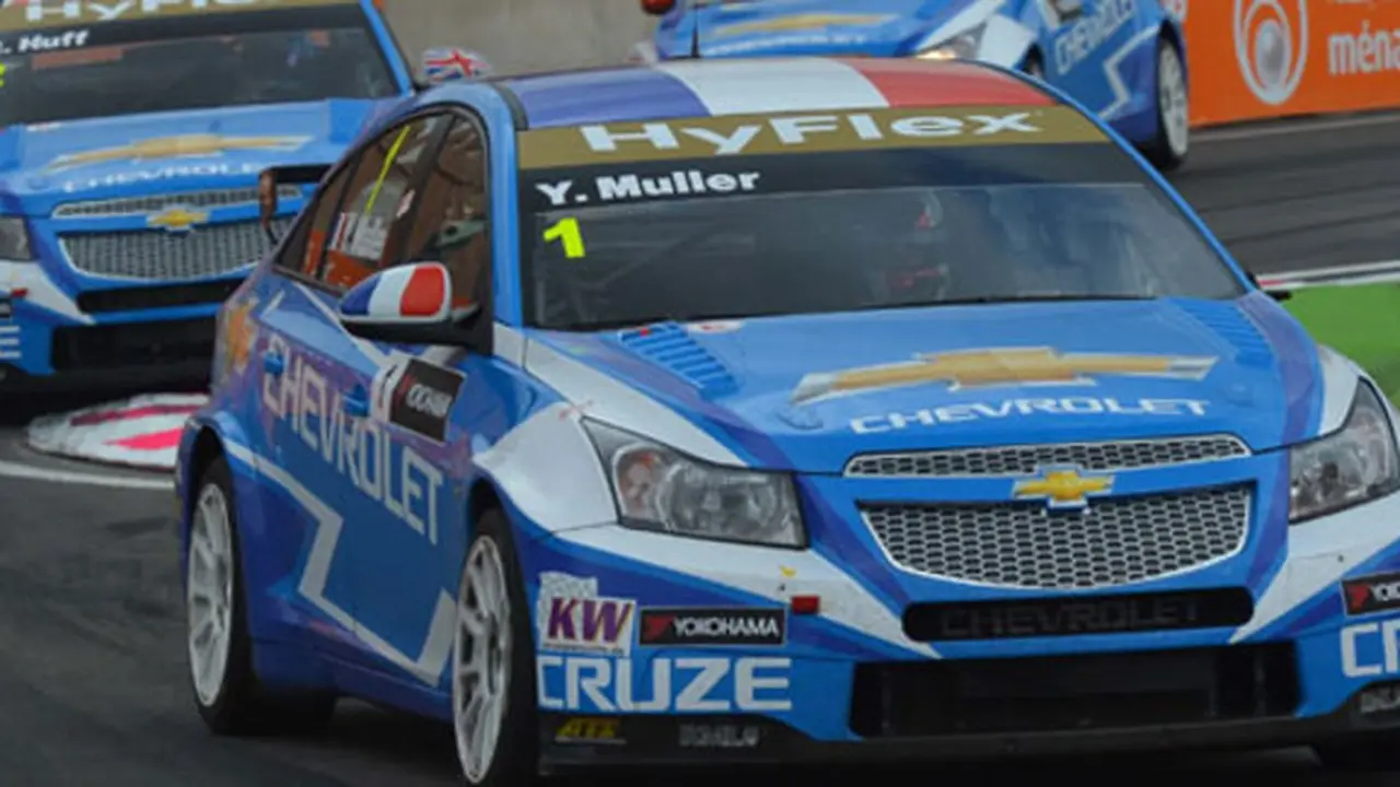 Pembalap Cruze dan Chevrolet mendominasi ajang WTCC