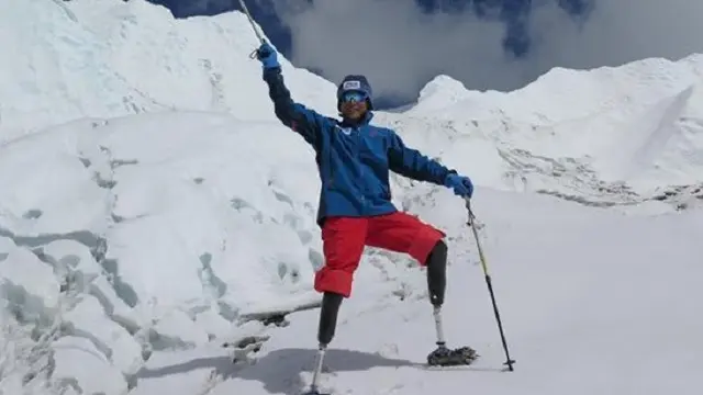 Kaki Diamputasi, Pria Ini Berhasil Sampai Puncak Everest
