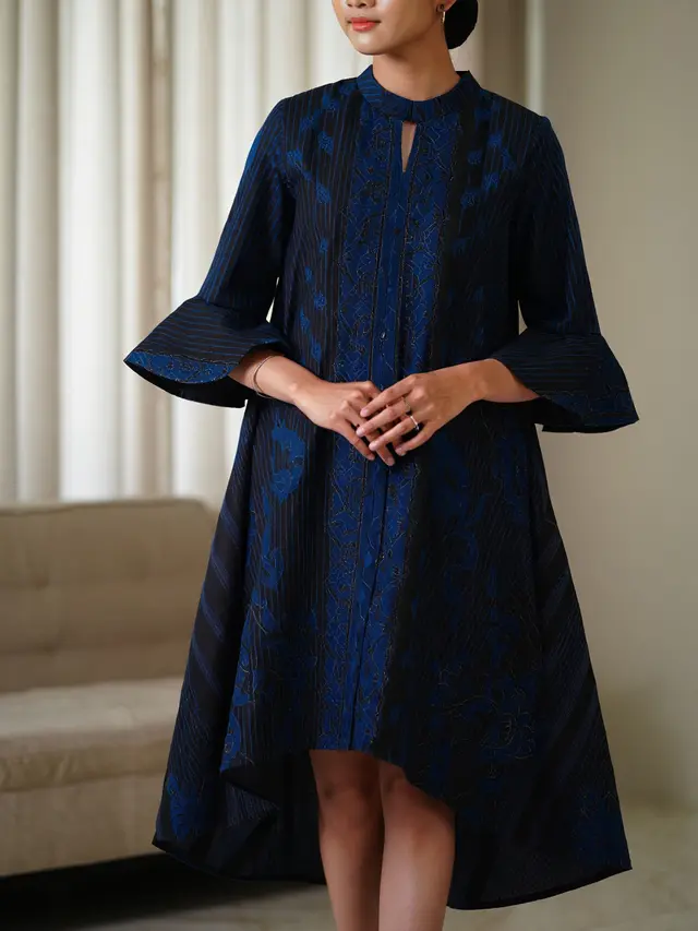 Batik Lengan Lonceng High-Low Modis untuk Pesta Malam