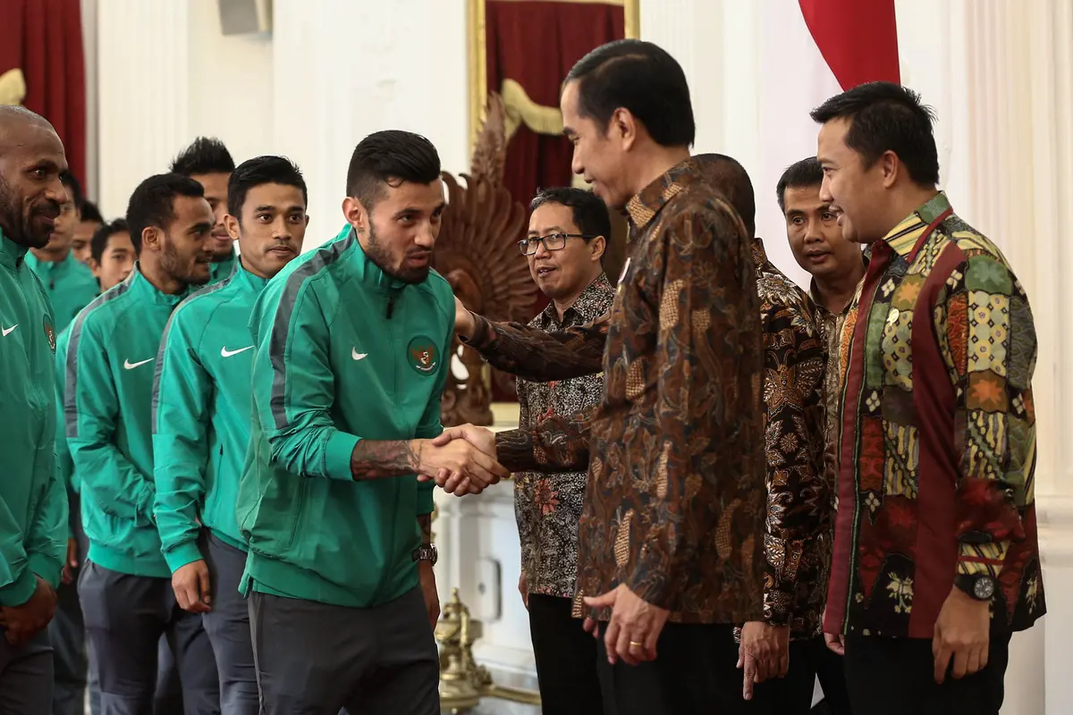 20161219-Jokowi Makan Siang dengan Timnas Garuda-Jakarta