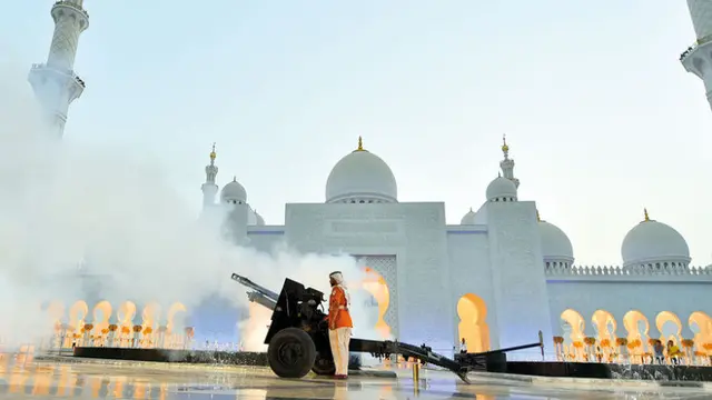 Penembakkan meriam saat Iftar