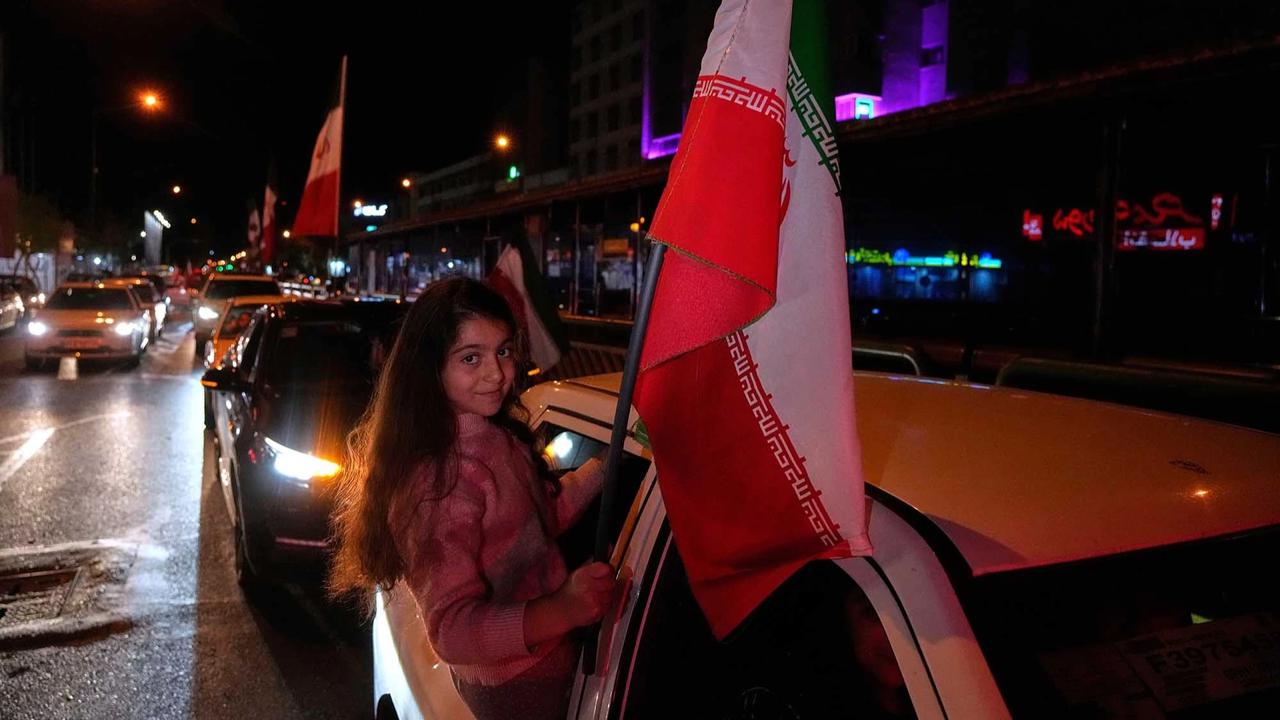 FOTO: Gencatan Senjata Iran dan Amerika Picu Aksi Demonstrans  di Teheran