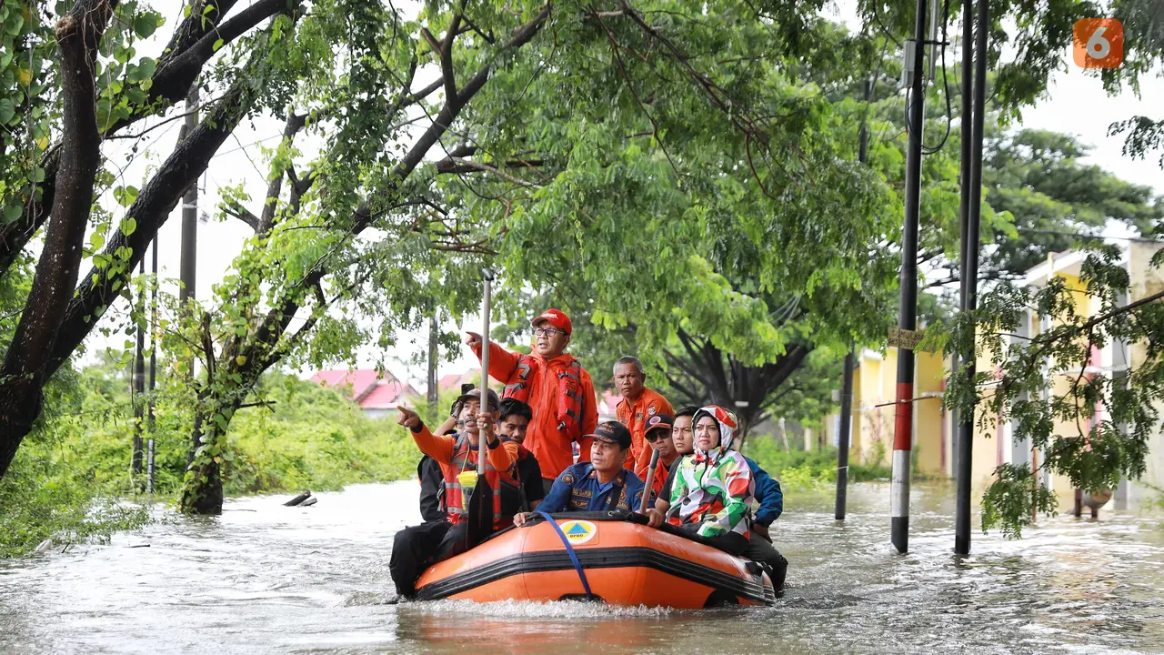 Wali Kota Makassar Danny Pomanto tinjau pengungsi banjir (Liputan6.com/Istimewa)