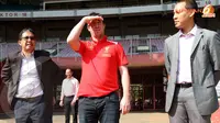 Robbie Fowler Kagumi Lapangan untuk Indonesia XI vs Liverpool