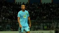 Striker Asing Persela Merasa Terancam Dendy Sulistyawan, tapi…