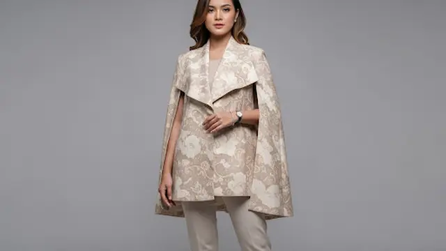 Cape Blazer Batik