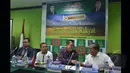 Ketua Fraksi PKB DPR RI, Helmy Faishal Zaini (kedua kanan) saat menjadi narasumber pada diskusi "Meneguhkan Mandat Konstitusi: Tanah Untuk Rakyat" di Ruang Fraksi PKB, Senayan, Jakarta, Rabu (25/3/2015).(Liputan6.com/Andrian M Tunay)