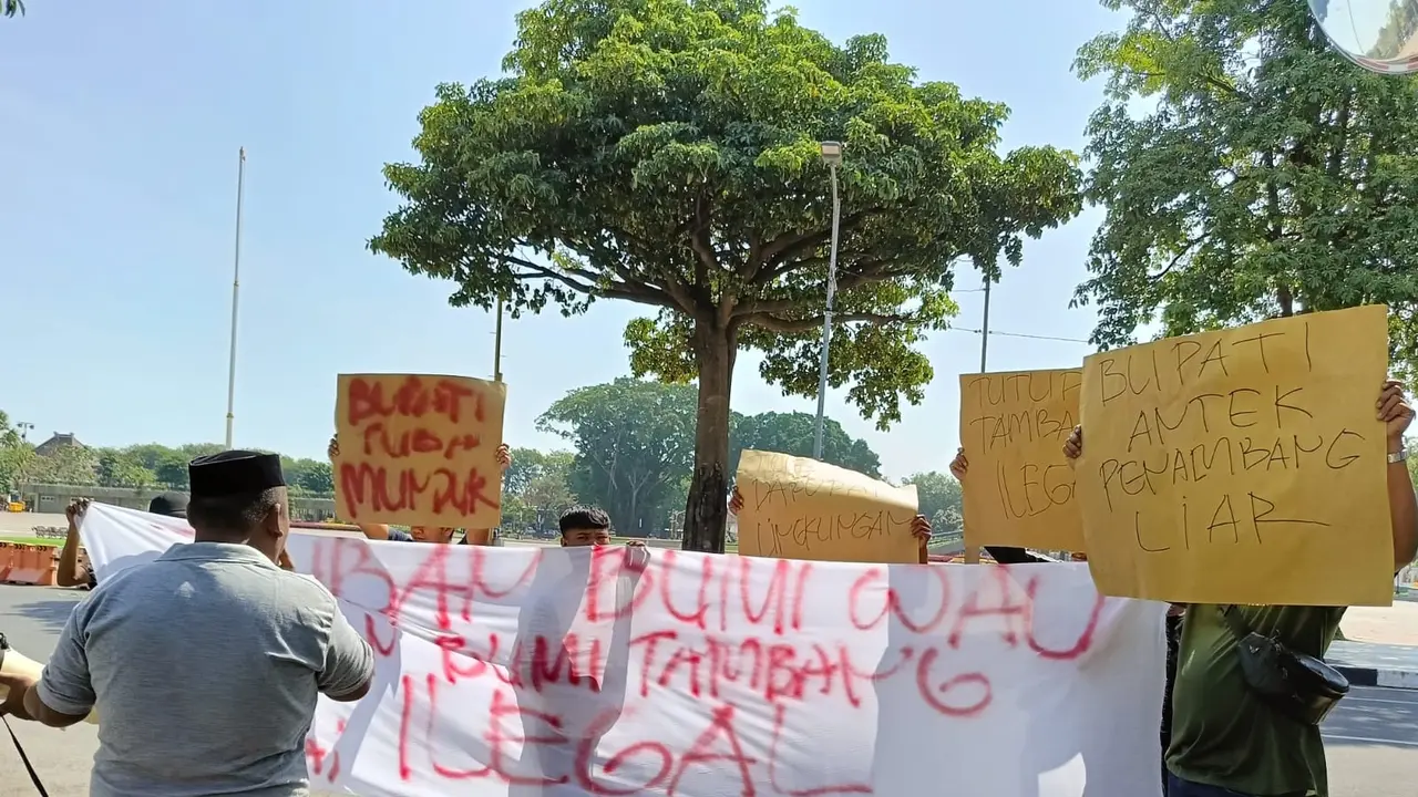 Tambang Ilegal di Tuban