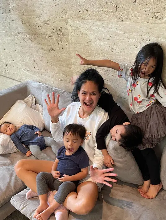 (Instagram/donnaharunofficial)