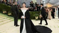 Insiden Fotografer Panggil Karina aespa Sebagai Jisoo Saat Berpose di Met Gala 2026