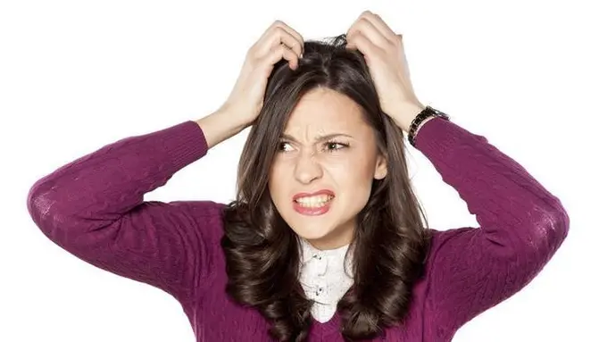 Ilustrasi kulit kepala gatal.