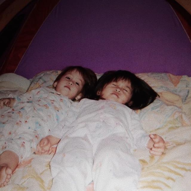 6 Potret Masa Kecil Adhisty Zara dan Kyla, Bak Anak Kembar