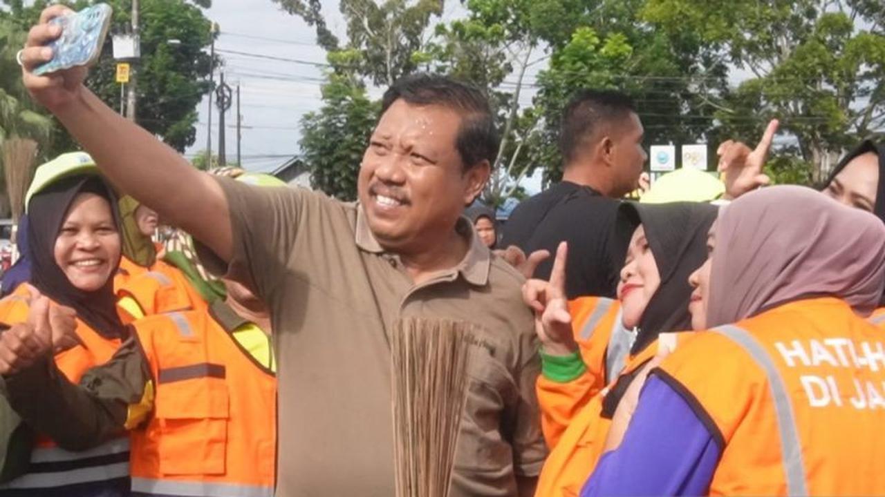 Wali Kota Pangkalpinang Canangkan Program 'Pangkalpinang Kota Bersih' dengan Jumat Bersih dan Cek Kesehatan Gratis