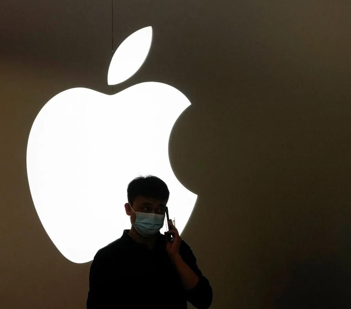 Undangan yang disebar di Apple.com dan saluran Youtube milik Apple ini menyusul rumor yang telah beredar sejak lama bahwa Apple akan meluncurkan jajaran Mac terbaru.&nbsp;