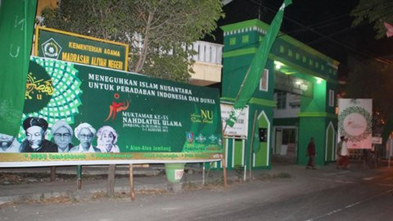 Siapa orang NU garis bengkok itu?