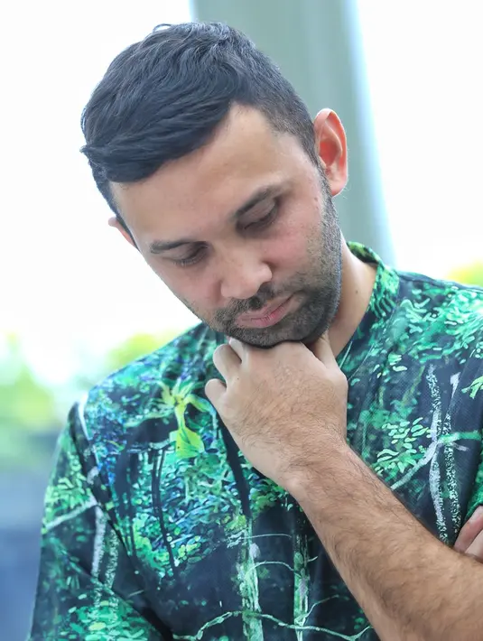 "Mereka suka mainan activity, Saya perkenalkan lebih ke traditional toys, seperti congklak dan ular tangga, bisa komunikasi dua arah, interaksi langsung. Jadi apa yang mereka suka juga di sediakan," ujar lelaki 33 tahun itu. (Adrian Putra/Bintang.com)