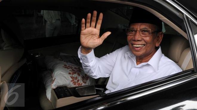 Sehari Sebelum Meninggal, KH Hasyim Muzadi Dijenguk Jokowi 