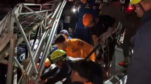Videotron di Majalengka Roboh Timpa Pemotor Perempuan hingga Tewas