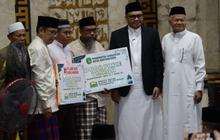 Bupati Kukar Aulia Rahman Serahkan Lima Hadiah Umrah Gratis di Momen Idul Fitri 2026
