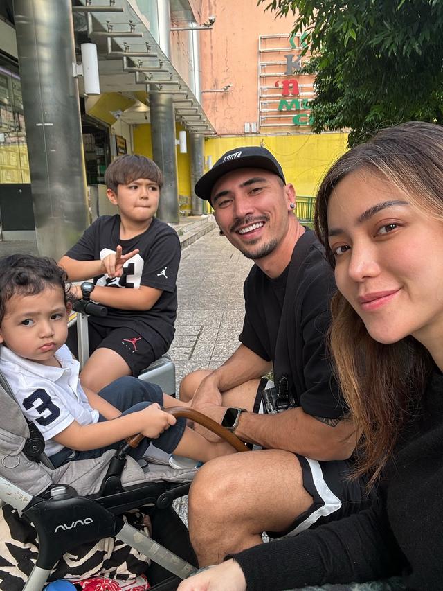 Hamil Anak Ketiga, Ini 7 Potret Jessica Iskandar Liburan Bareng Keluarga