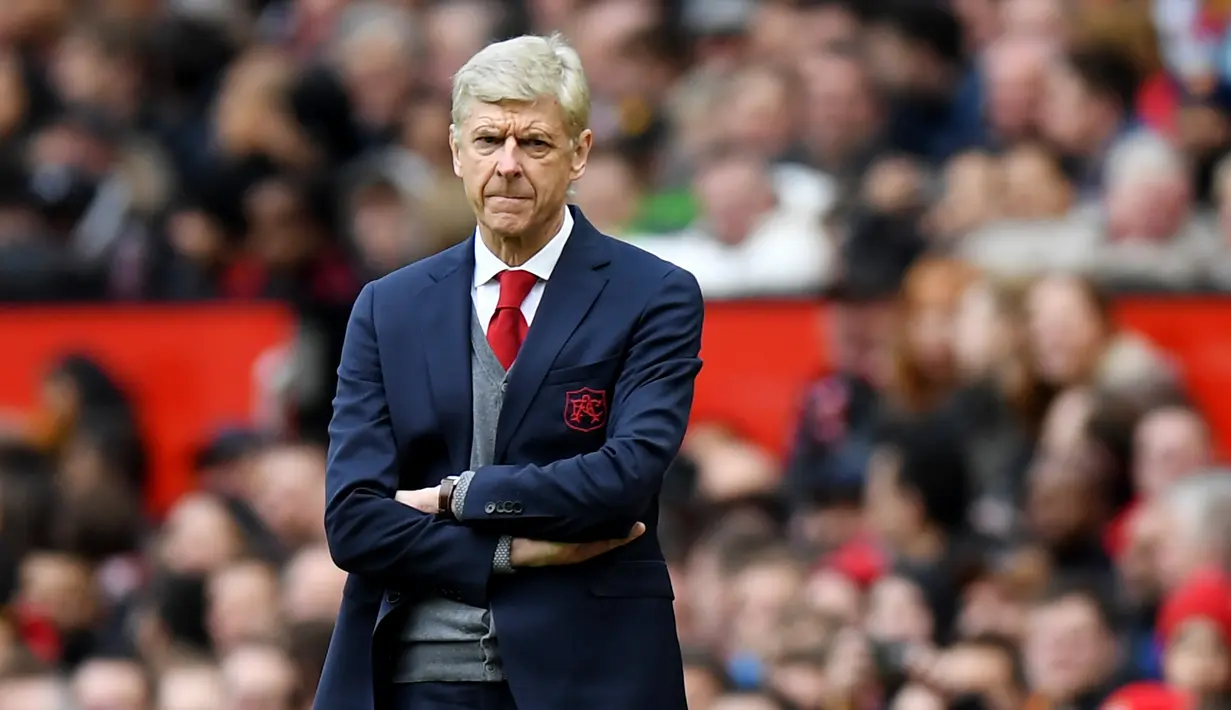 1. Arsene Wenger - Selepas hengkang dari Arsenal, Sang Profesor kini tak sedang melatih klub manapun. Pria yang merupakan rival berat pelatih legendaris MU, Sir Alex Ferguson ini menyatakan siap untuk menggantikan posisi Solskjaer. (AFP/Paul Ellis)