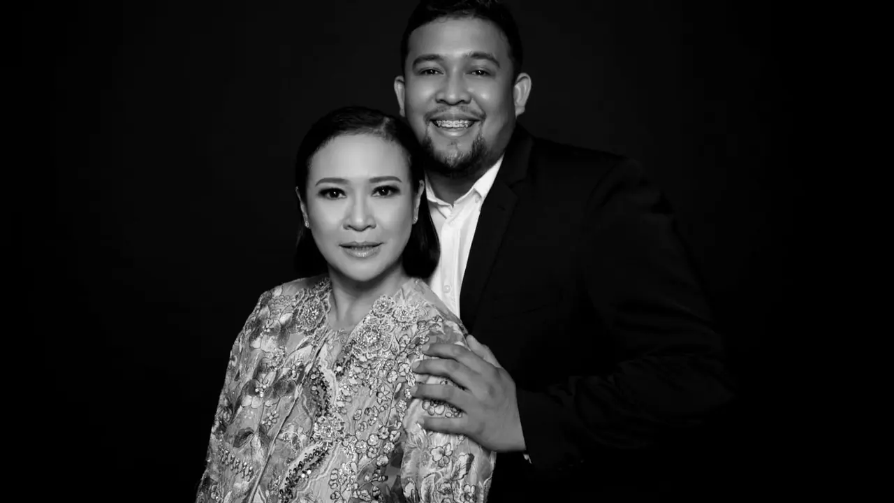 Ria Prawiro Kolaborasi dengan Mark Pattie