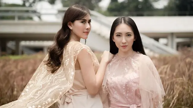 Koleksi ATVEZZO x Syahnaz Sadiqah Tampilkan Warna yang Cerminkan Karakter dan Kenikan Perempuan Indonesia