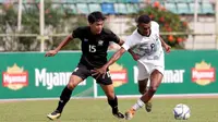 Duel Grup A Piala AFF U-18 2017 antara timnas Thailand U-19 dan timnas Timor Leste U-19 di Thuwunna Stadium, Senin (4/9/2017). (aseanfootball)