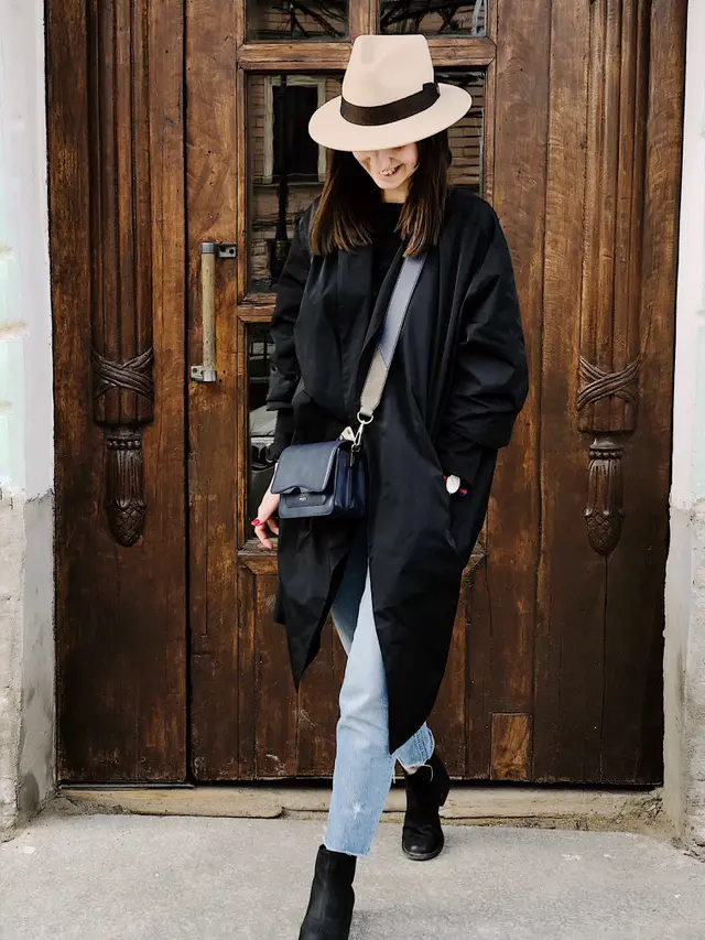 ilustrasi tips menggunakan pakaian serba hitam/Daria Shevtsova/pexels