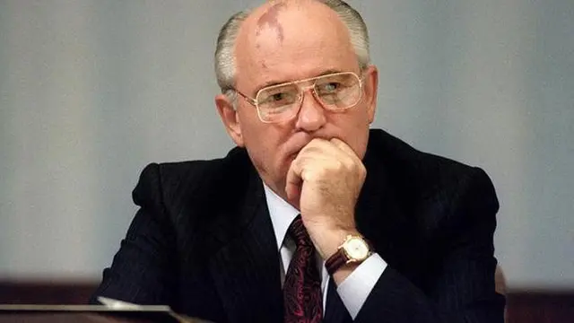 Mikhail Gorbachev: Dunia di Ambang Perang Dingin