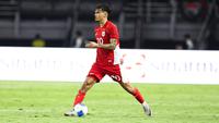 Bek kiri Timnas Indonesia, Shayne Pattynama, beraksi dalam duel melawan Chinese Taipei pada FIFA Matchday di Stadion Gelora Bung Tomo, Surabaya, Jumat (5/9/2025). (Bola.com/Abdul Aziz)