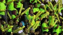 Suporter Jakarta Electrik PLN terus memberi dukungan kepada timnya pada laga perdana Proliga 2016 putaran pertama di GOR Ken Arok, Malang, Jumat (19/2/2016). (Bola.com/Nicklas Hanoatubun)