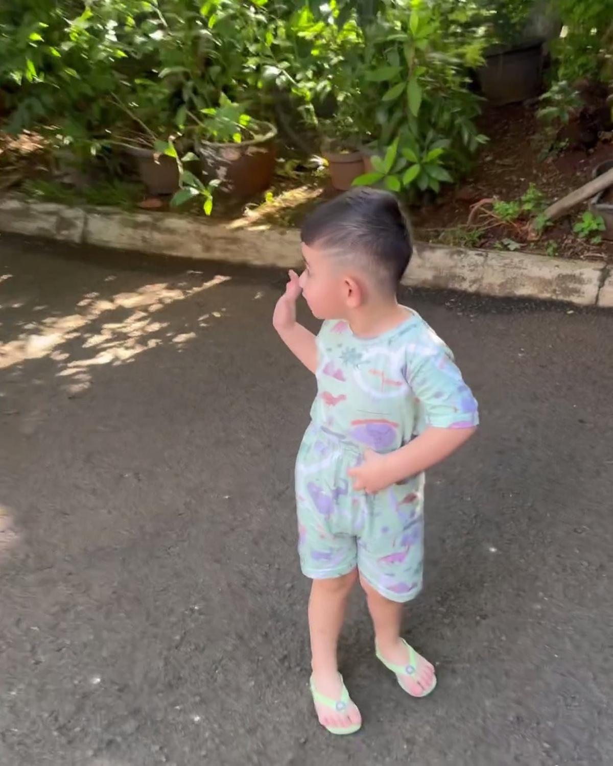 7 Potret Kay Anak Faisal Haris dengan Jennifer Dunn Naik Bajaj, Bikin Gemas Dikira Tuk Tuk Thailand