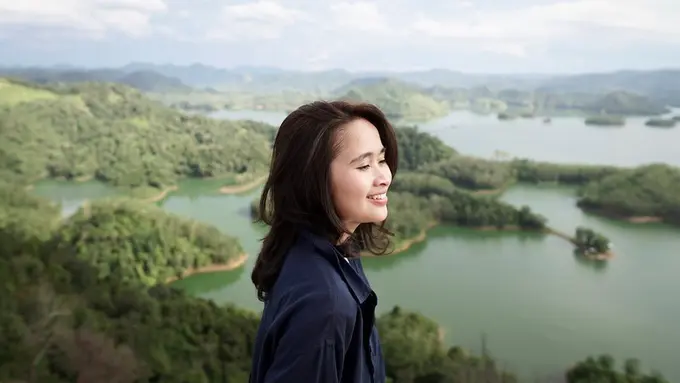 Gaya Liburan Gritte Agatha, Tampil Simpel dan Modis