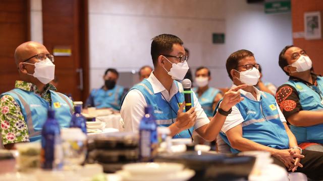 Direktur Utama PLN Darmawan Prasodjo mengunjungi Unit Induk Pusat Pengaturan Beban Jawa Madura Bali (UIP2B Jamali) Gandul, Depok, Jawa Barat. (Dok PLN)