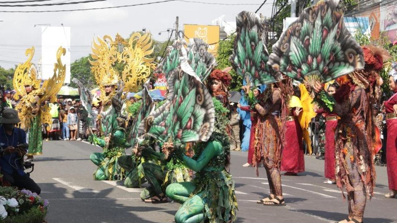 Ribuan Seniman Meriahkan Parade Budaya Jembrana: Puncak Festival Semarak Jembrana 2025 yang Sarat Makna