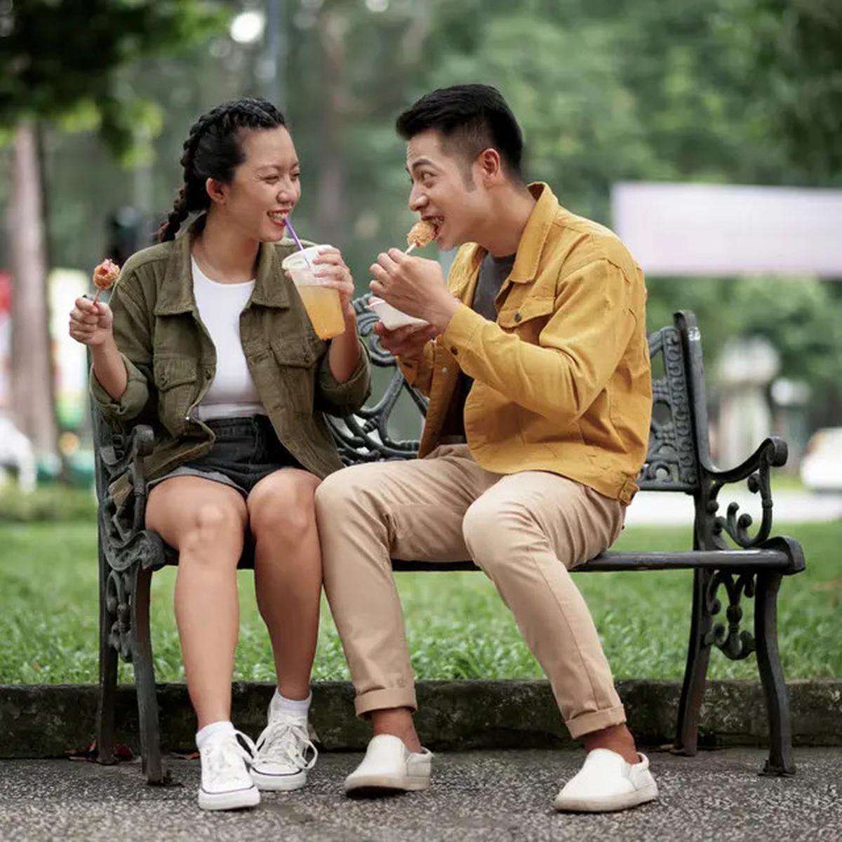 7 Tanda Orang yang Kamu Sukai Diam-Diam Juga Menyukaimu