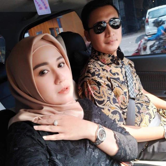 Rani Tamara bersama suaminya (ist)