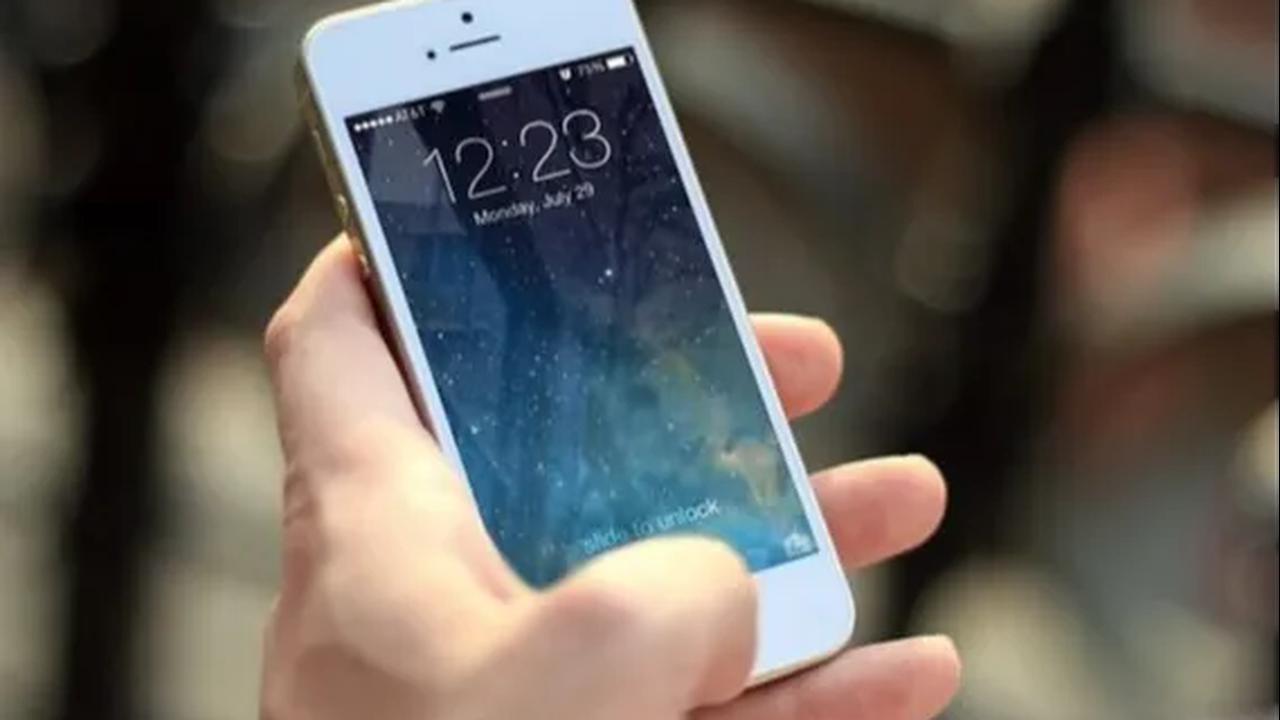 <b>iPhone 15 Plus</b>