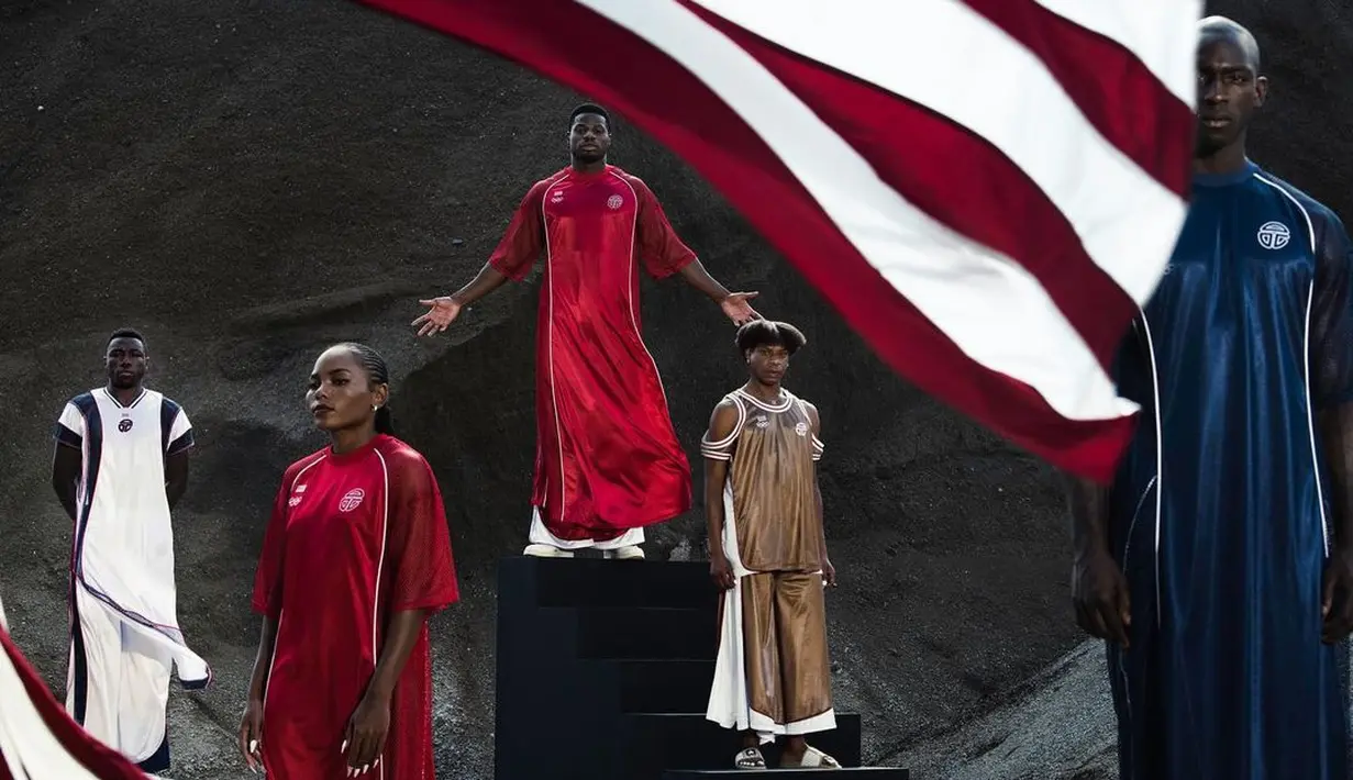 Telfar Clemens dipilih untuk menggarap seragam timnas Liberia di Olimpiade Tokyo 2020. Tidak hanya seragam upacara pembukaan dan penutupan, Telfar juga mendukung 70 potong pakaian atletik, villagewear untuk seluruh tim, tank-one shoulder, track pants, unitards, dan masih banyak lagi.