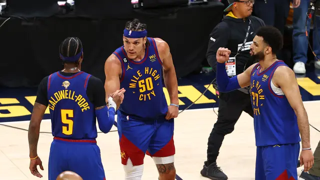 Selebrasi pemain Nuggets saat melawan Heat di NBA Finals 2023 game 1